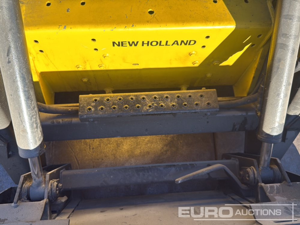 Mini pá carregadora New Holland L160: foto 24