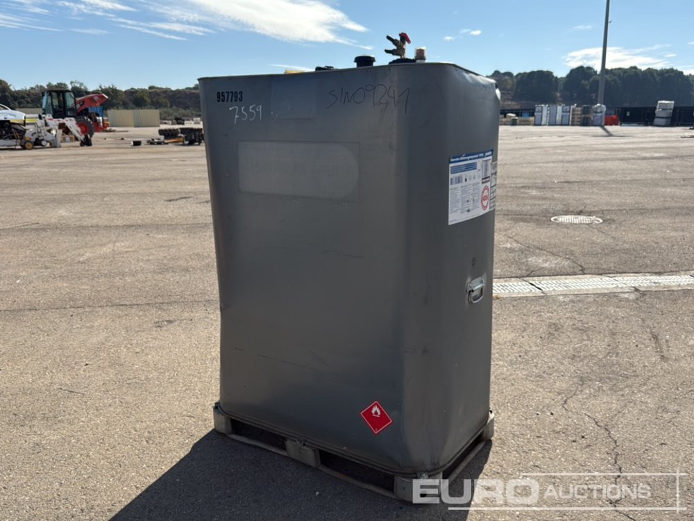SCHUTZ 1000L Fuel Tank - Equipamento de construção: foto 1 SCHUTZ 1000L Fuel Tank - Equipamento de construção: foto 1