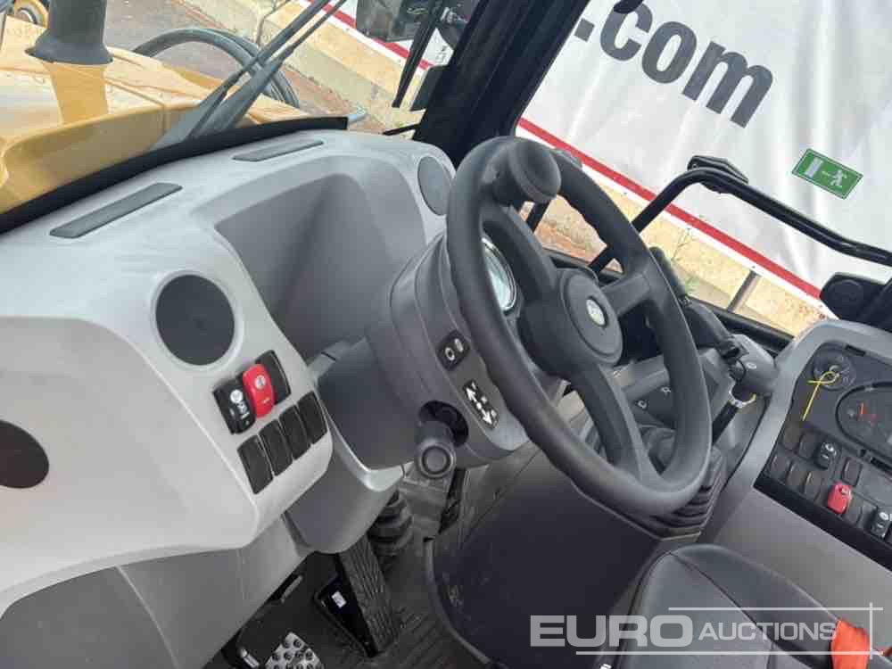 Retroescavadeira Unused 2025 CAT 424: foto 34