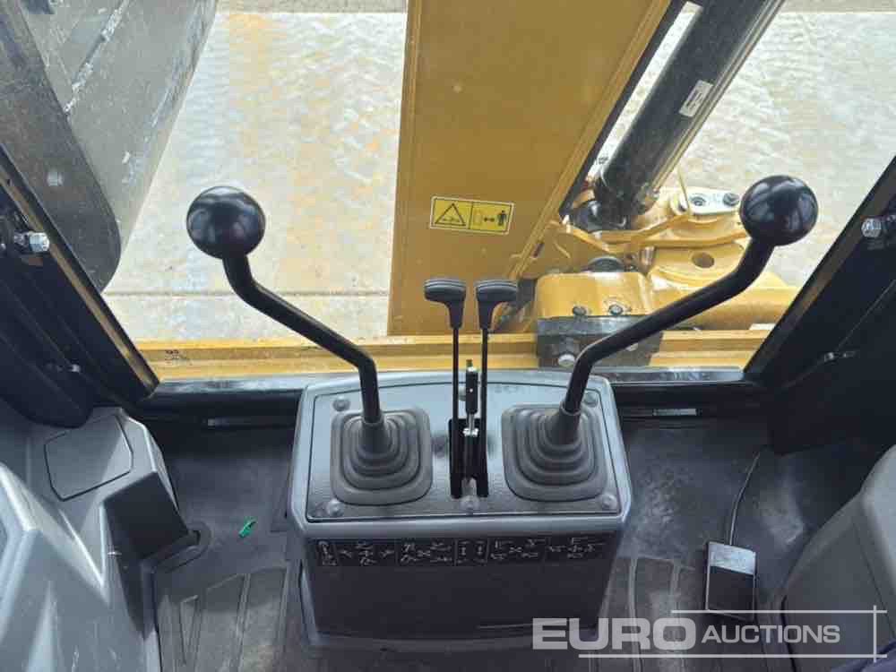 Retroescavadeira Unused 2025 CAT 424: foto 36