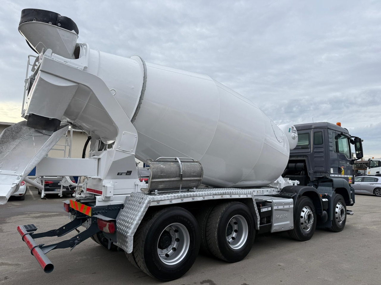 Camion béton MAN TGS 32.420 FF-957-DW - Camião betoneira: foto 5 Camion béton MAN TGS 32.420 FF-957-DW - Camião betoneira: foto 5