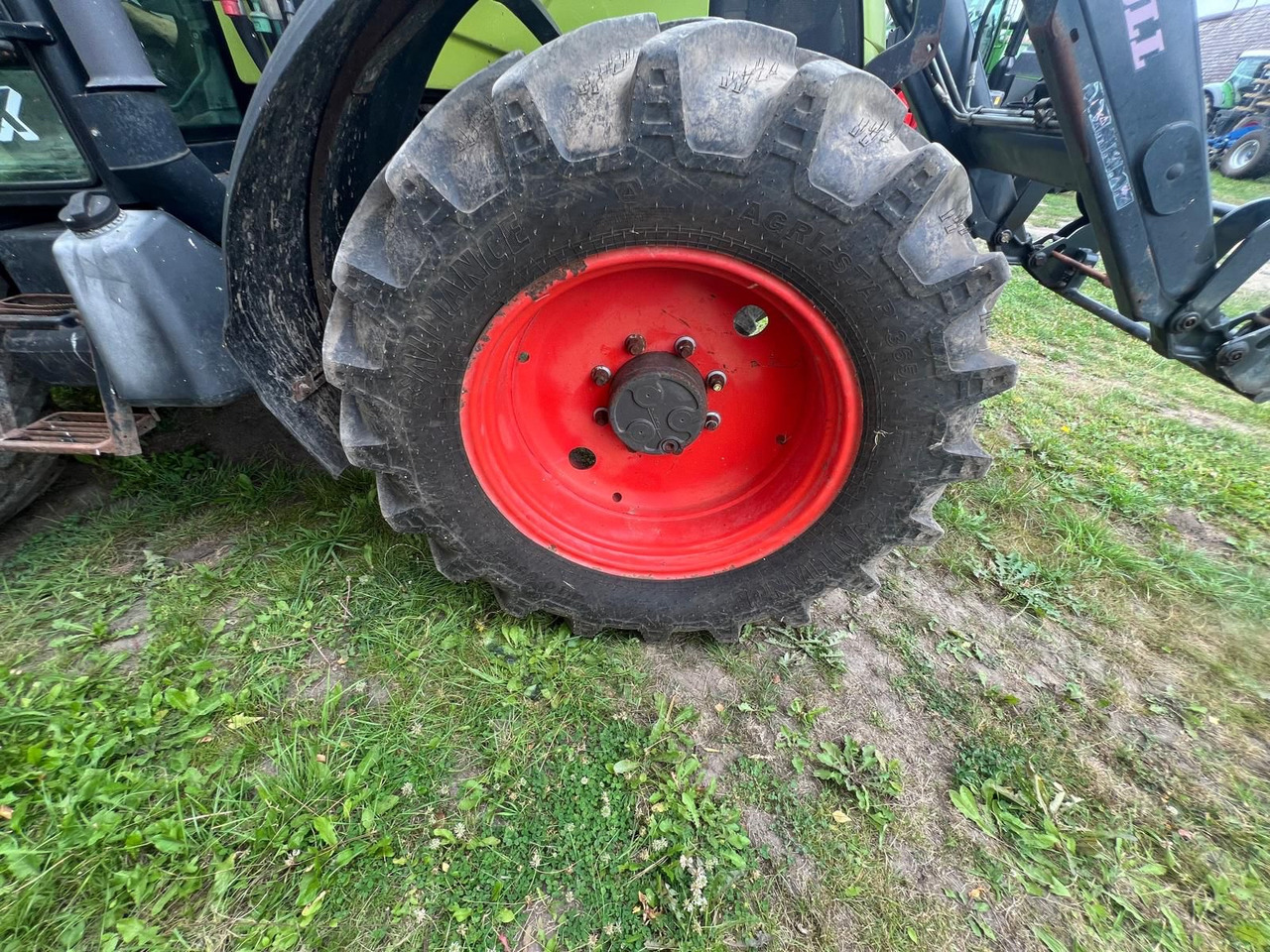 Trator Claas Axos 340: foto 6
