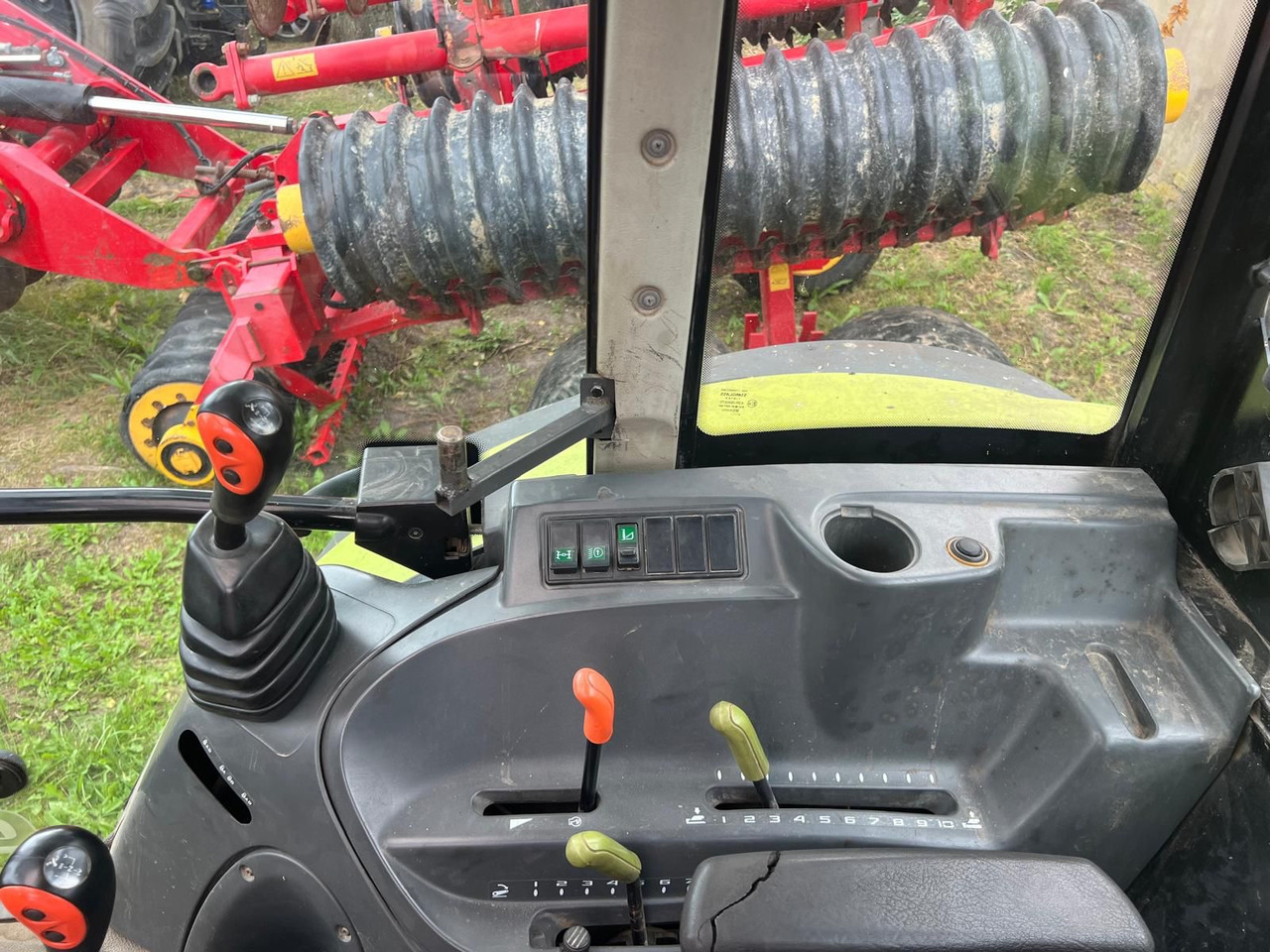 Claas Axos 340 - Trator: foto 3 Claas Axos 340 - Trator: foto 3