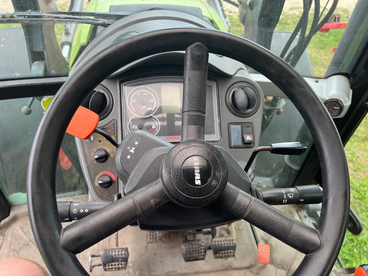 Claas Axos 340 - Trator: foto 2 Claas Axos 340 - Trator: foto 2
