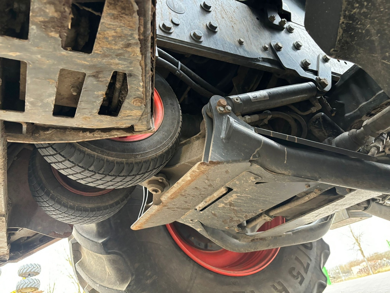 Claas Xerion 4200 Trac - Trator: foto 3 Claas Xerion 4200 Trac - Trator: foto 3