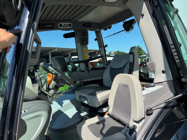 Deutz-Fahr Agrotron 6215 TTV Warrior-RTK - Trator: foto 2 Deutz-Fahr Agrotron 6215 TTV Warrior-RTK - Trator: foto 2