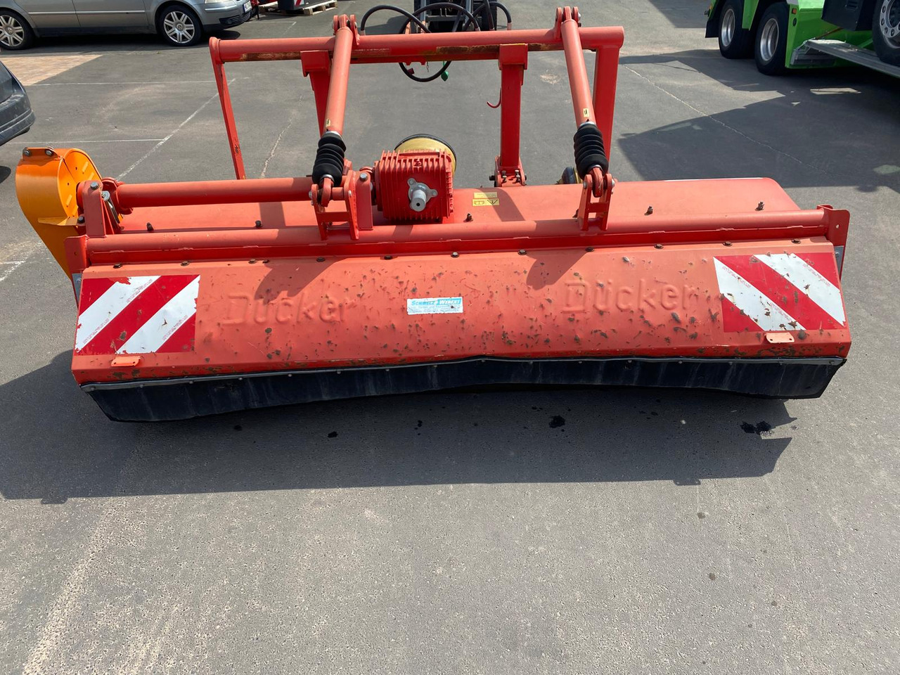 Dücker Unimäher UM 27 HV - Triturador de martelos: foto 1 Dücker Unimäher UM 27 HV - Triturador de martelos: foto 1