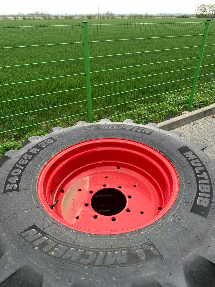 Fendt 540/65R28 142D Michelin - Jantes e pneus: foto 2 Fendt 540/65R28 142D Michelin - Jantes e pneus: foto 2