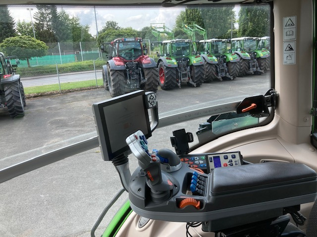 Fendt 824 Vario S4 ProfiPlus - Trator: foto 4 Fendt 824 Vario S4 ProfiPlus - Trator: foto 4