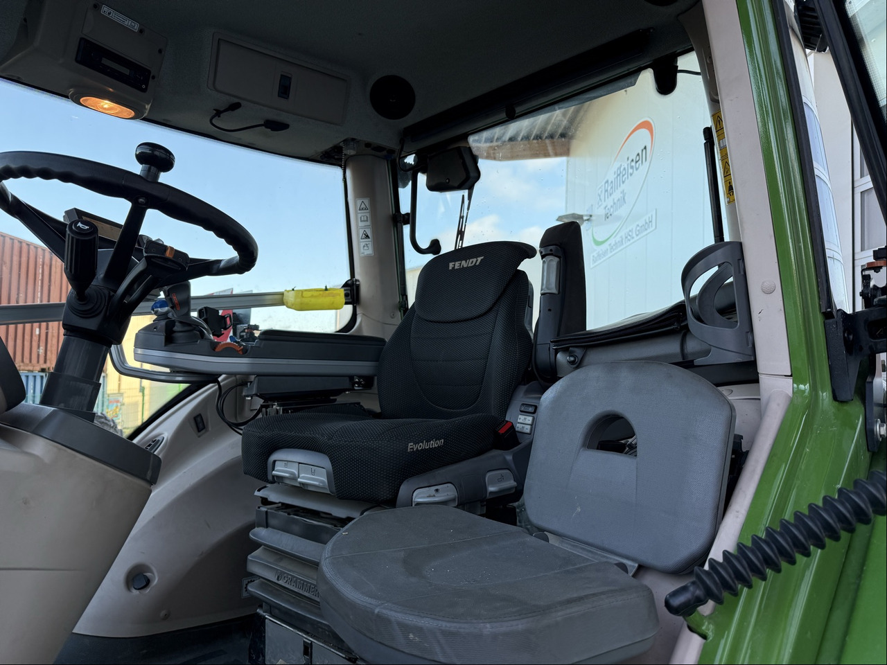 Fendt 828 Vario ProfiPlus Motor NEU - Trator: foto 2 Fendt 828 Vario ProfiPlus Motor NEU - Trator: foto 2