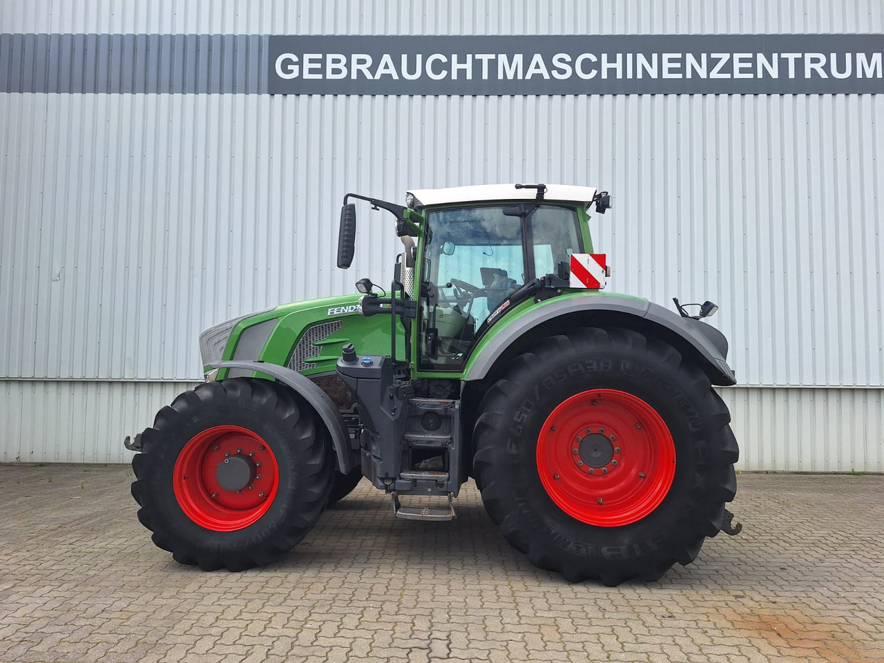 Fendt 828 Vario S4 ProfiPlus - Trator: foto 1 Fendt 828 Vario S4 ProfiPlus - Trator: foto 1