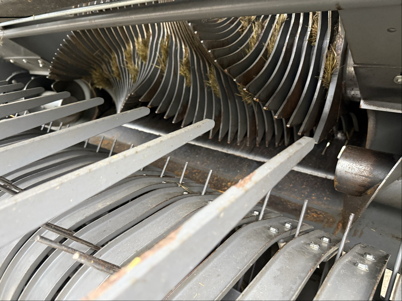 Fendt Rotana 160V Combi - Máquina para produção de feno: foto 3 Fendt Rotana 160V Combi - Máquina para produção de feno: foto 3