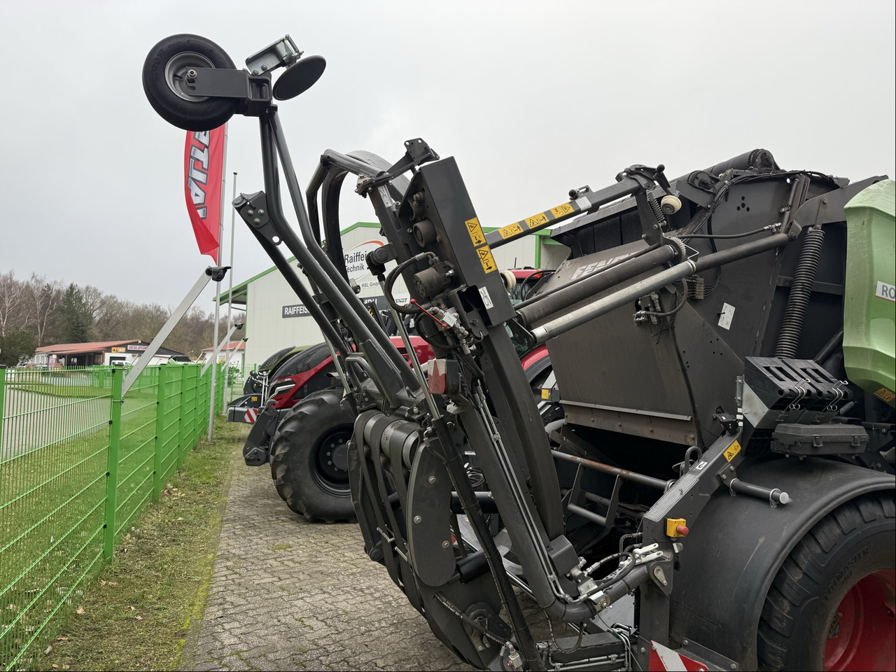 Fendt Rotana 160V Combi - Máquina para produção de feno: foto 5 Fendt Rotana 160V Combi - Máquina para produção de feno: foto 5