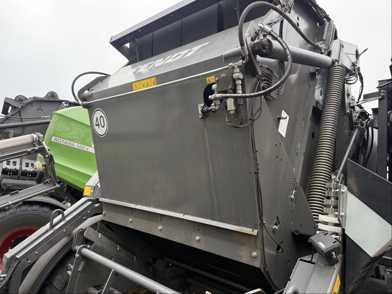 Fendt Rotana 160V Combi - Máquina para produção de feno: foto 3 Fendt Rotana 160V Combi - Máquina para produção de feno: foto 3