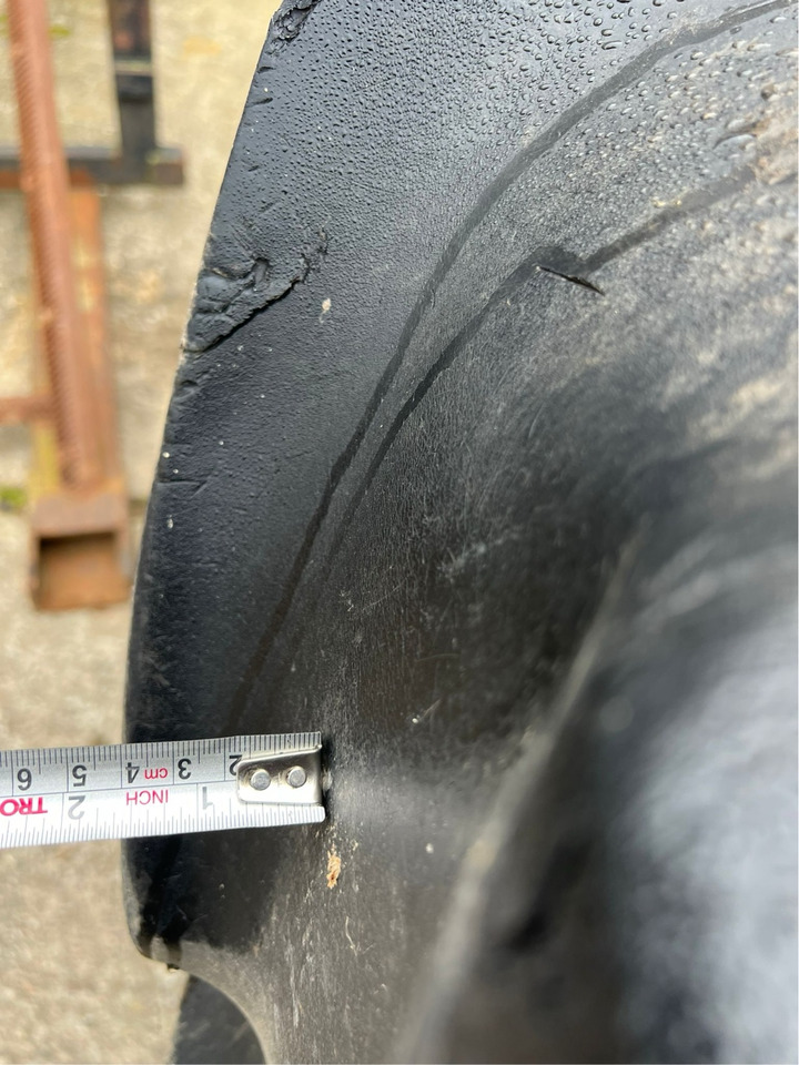 Goodyear 20.8R42,BKT 460/85R30 Zwillinge - Jantes e pneus: foto 3 Goodyear 20.8R42,BKT 460/85R30 Zwillinge - Jantes e pneus: foto 3