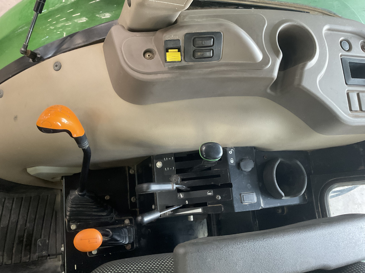 John Deere 5055 E - Trator: foto 3 John Deere 5055 E - Trator: foto 3
