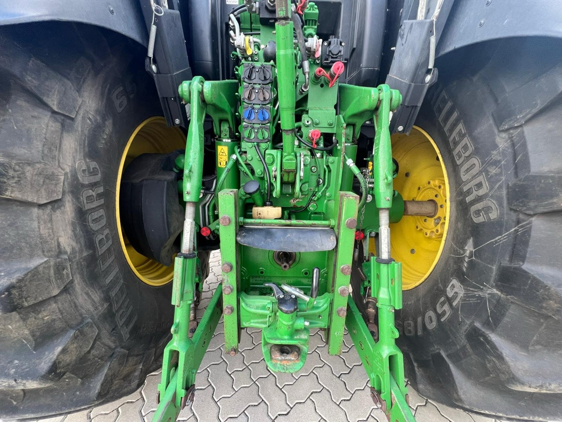 John Deere 6215 R - Trator: foto 3 John Deere 6215 R - Trator: foto 3