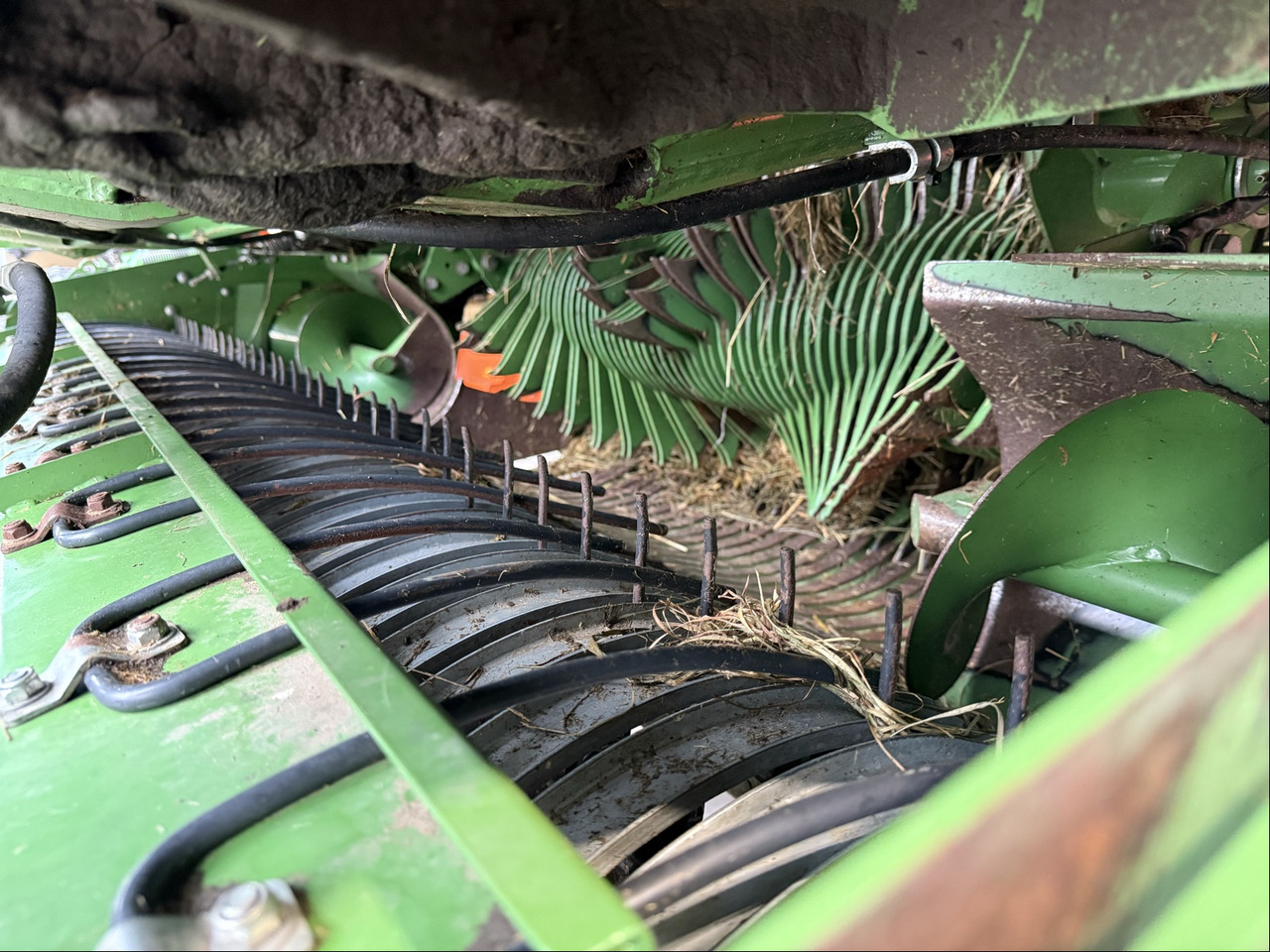 Krone Comprima CV150 XC Presskombina - Máquina para produção de feno: foto 4 Krone Comprima CV150 XC Presskombina - Máquina para produção de feno: foto 4