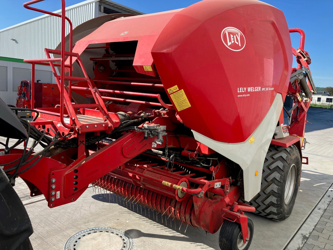 Lely Welger RPC 245 Tornado - Máquina para produção de feno: foto 1 Lely Welger RPC 245 Tornado - Máquina para produção de feno: foto 1