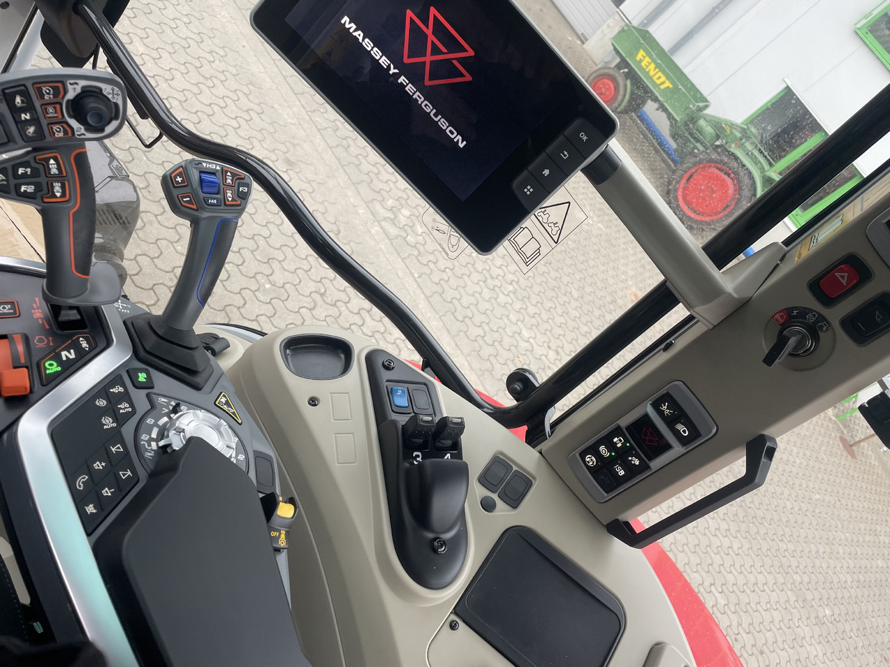 Massey Ferguson 7S.210 Dyna-VT EXCLUS - Trator: foto 3 Massey Ferguson 7S.210 Dyna-VT EXCLUS - Trator: foto 3