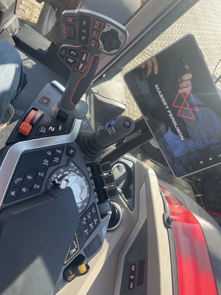 Massey Ferguson 8S.265 Dyna-VT EXCLUSIVE - Trator: foto 3 Massey Ferguson 8S.265 Dyna-VT EXCLUSIVE - Trator: foto 3