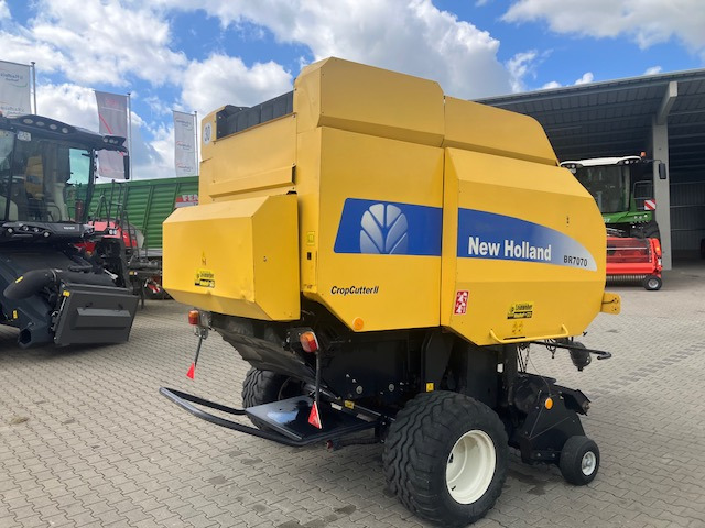 New Holland BR 7070 Crop Cutter II - Máquina para produção de feno: foto 2 New Holland BR 7070 Crop Cutter II - Máquina para produção de feno: foto 2