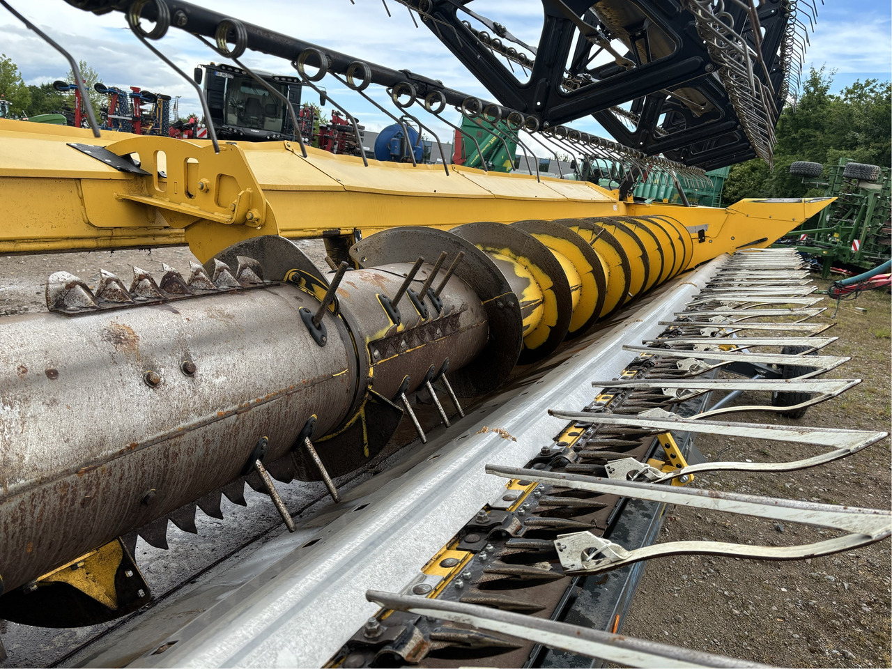 New Holland Schneidwerk Varifeed12.5 - Ceifeira debulhadora: foto 2 New Holland Schneidwerk Varifeed12.5 - Ceifeira debulhadora: foto 2