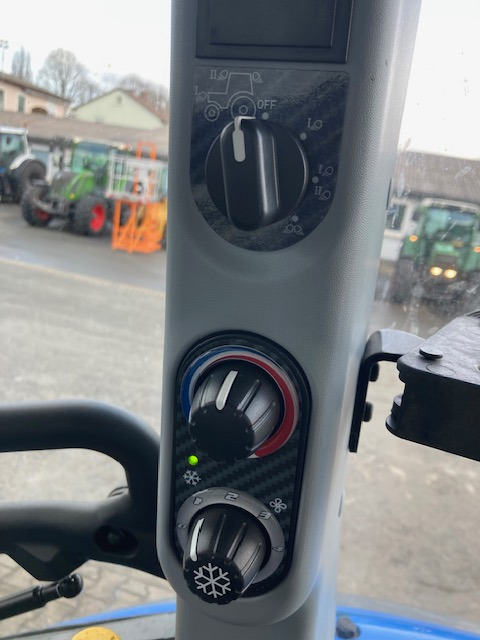 New Holland T5.100 - Trator: foto 3 New Holland T5.100 - Trator: foto 3