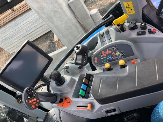 New Holland T7.200 Autocommand - Trator: foto 3 New Holland T7.200 Autocommand - Trator: foto 3
