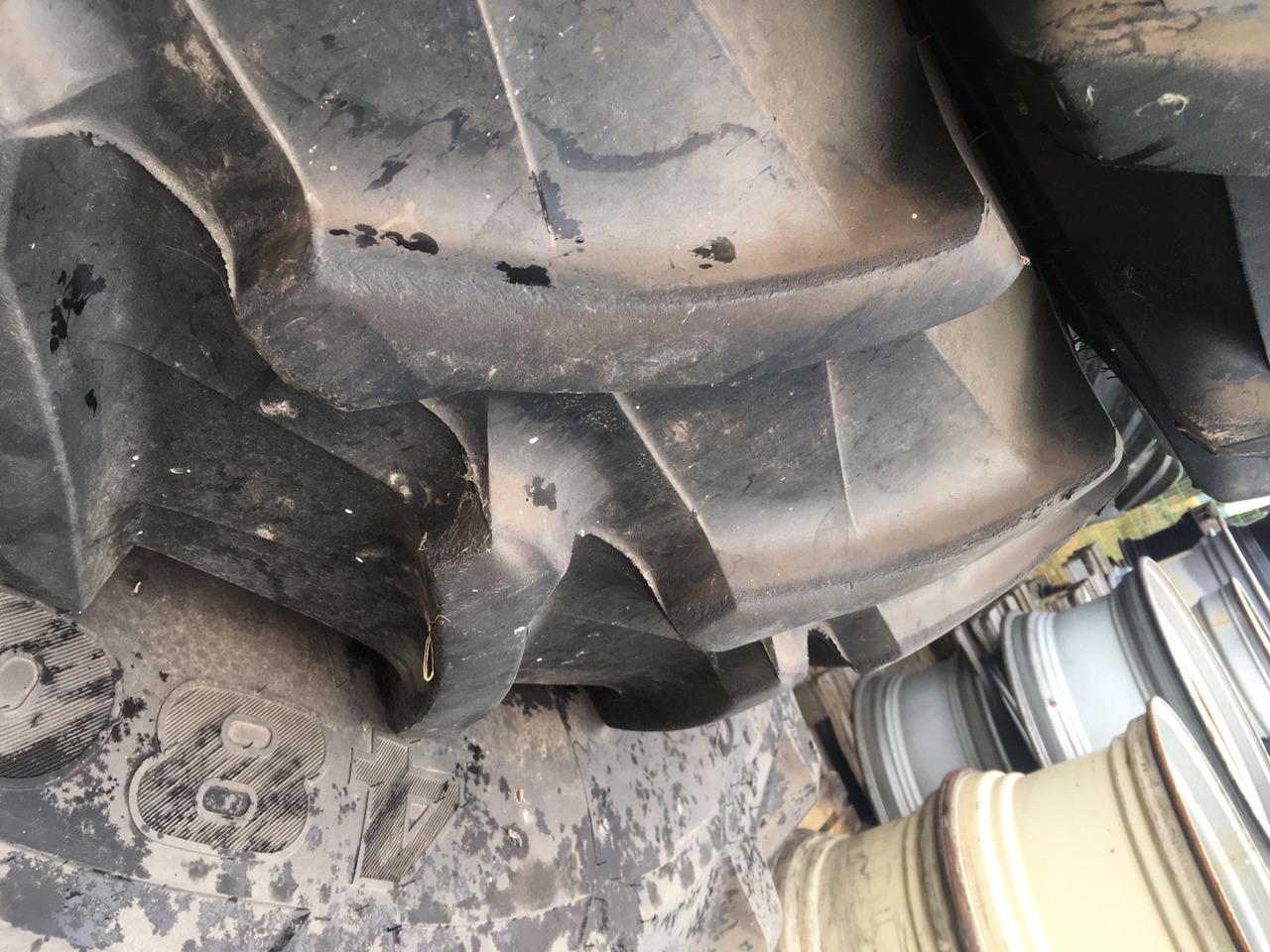 Trelleborg 480/70R42 14.9R30 - Jantes e pneus: foto 4 Trelleborg 480/70R42 14.9R30 - Jantes e pneus: foto 4