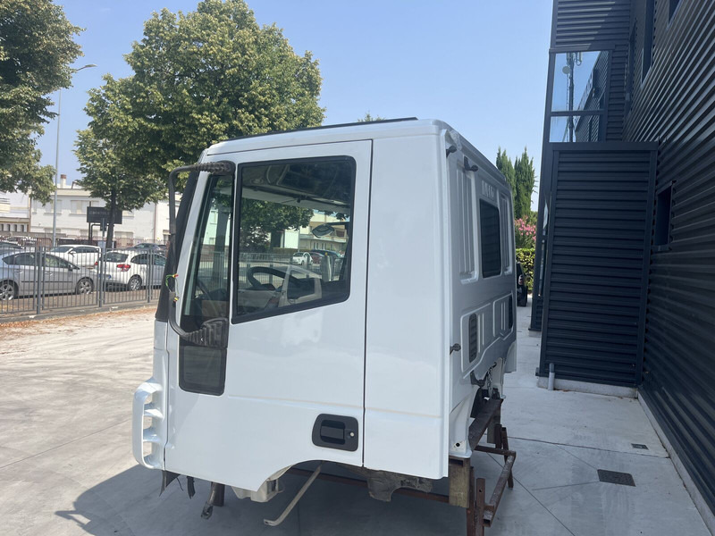 Iveco Stralis - Trakker - Cabine e interior para Camião: foto 4 Iveco Stralis - Trakker - Cabine e interior para Camião: foto 4