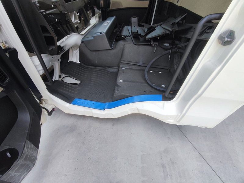 MAN TGL TGM - Cabine e interior para Camião: foto 4 MAN TGL TGM - Cabine e interior para Camião: foto 4