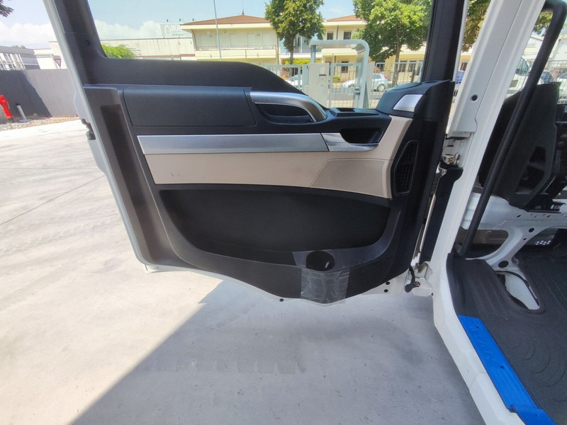 MAN TGL TGM - Cabine e interior para Camião: foto 3 MAN TGL TGM - Cabine e interior para Camião: foto 3