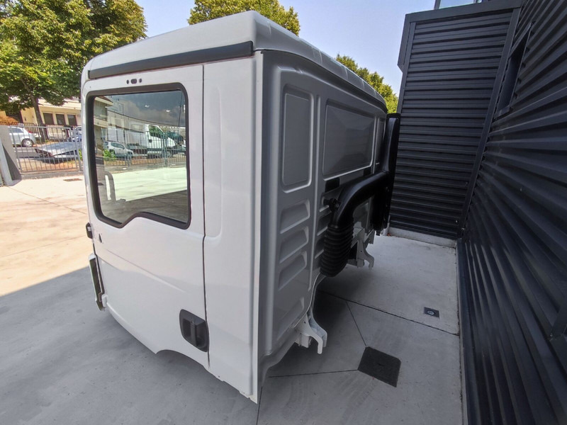 MAN TGL TGM - Cabine e interior para Camião: foto 2 MAN TGL TGM - Cabine e interior para Camião: foto 2