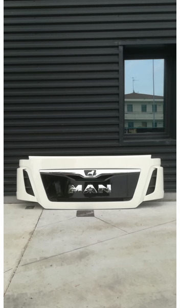 MAN TGS TGX - Euro 6 - Grade radiador para Camião: foto 2 MAN TGS TGX - Euro 6 - Grade radiador para Camião: foto 2