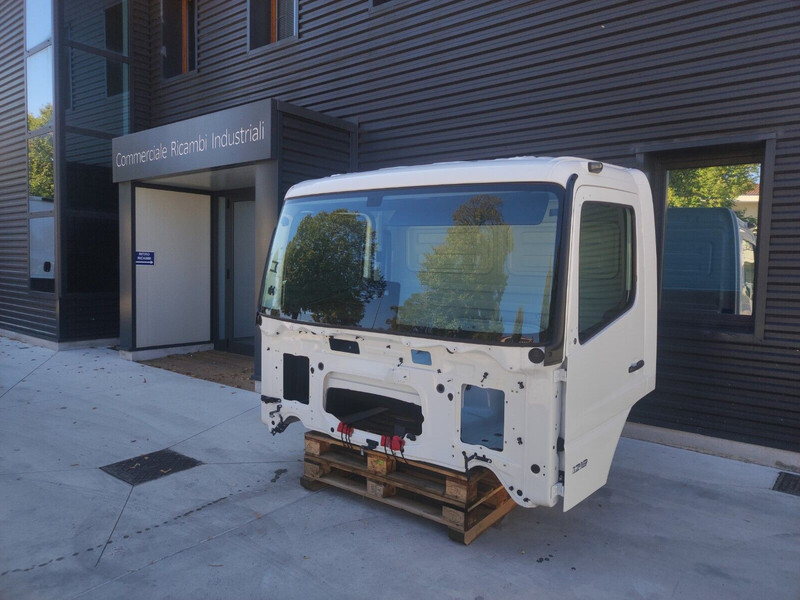 Mercedes-Benz ATEGO AXOR 6 CYLINDERS - Cabine e interior para Camião: foto 2 Mercedes-Benz ATEGO AXOR 6 CYLINDERS - Cabine e interior para Camião: foto 2