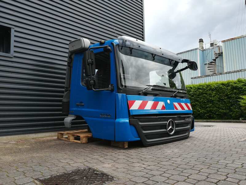Mercedes-Benz AXOR EURO 4 EURO 5 - Cabine e interior para Camião: foto 5 Mercedes-Benz AXOR EURO 4 EURO 5 - Cabine e interior para Camião: foto 5