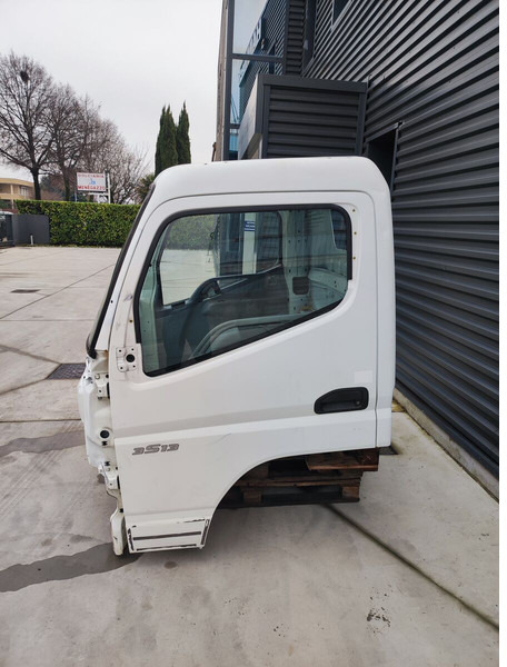 Mitsubishi Fuso CANTER S TYPE EURO 5 EURO 6 MODEL - Cabine e interior para Camião: foto 2 Mitsubishi Fuso CANTER S TYPE EURO 5 EURO 6 MODEL - Cabine e interior para Camião: foto 2