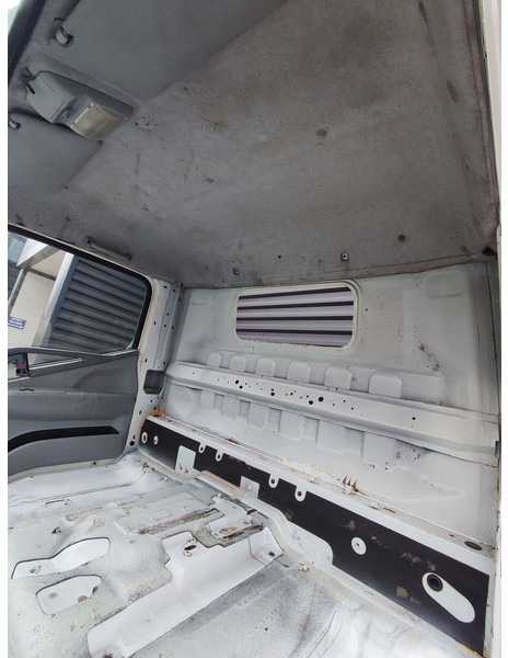 Mitsubishi Fuso CANTER S TYPE EURO 5 EURO 6 MODEL - Cabine e interior para Camião: foto 5 Mitsubishi Fuso CANTER S TYPE EURO 5 EURO 6 MODEL - Cabine e interior para Camião: foto 5