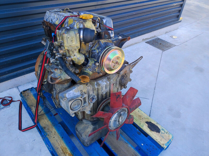 Nissan B440 - Motor para Camião: foto 2 Nissan B440 - Motor para Camião: foto 2