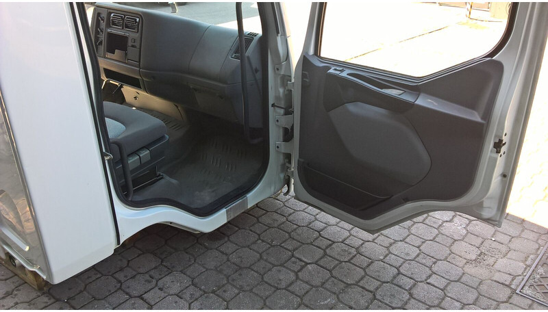 Renault MIDLUM Euro 5 - Cabine e interior para Camião: foto 2 Renault MIDLUM Euro 5 - Cabine e interior para Camião: foto 2