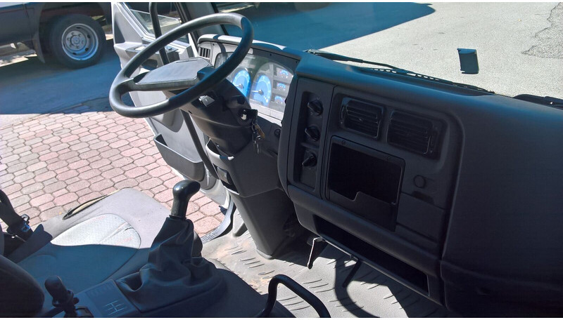Renault MIDLUM Euro 5 - Cabine e interior para Camião: foto 4 Renault MIDLUM Euro 5 - Cabine e interior para Camião: foto 4
