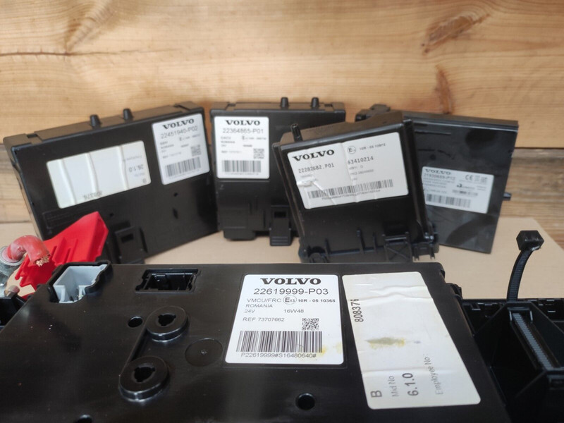 Volvo BBM, CIOM HI, PKG MBYI, ECU DACU - Centralina electrónica para Camião: foto 2 Volvo BBM, CIOM HI, PKG MBYI, ECU DACU - Centralina electrónica para Camião: foto 2
