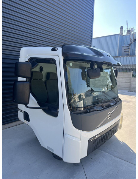 Volvo FL - Cabine e interior para Camião: foto 4 Volvo FL - Cabine e interior para Camião: foto 4