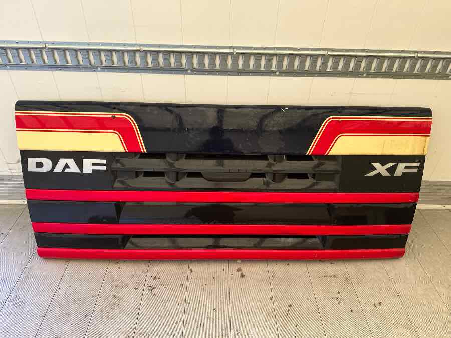 DAF XF FRONT DOOR 1644191 - Carroceria e exterior para Camião: foto 1 DAF XF FRONT DOOR 1644191 - Carroceria e exterior para Camião: foto 1