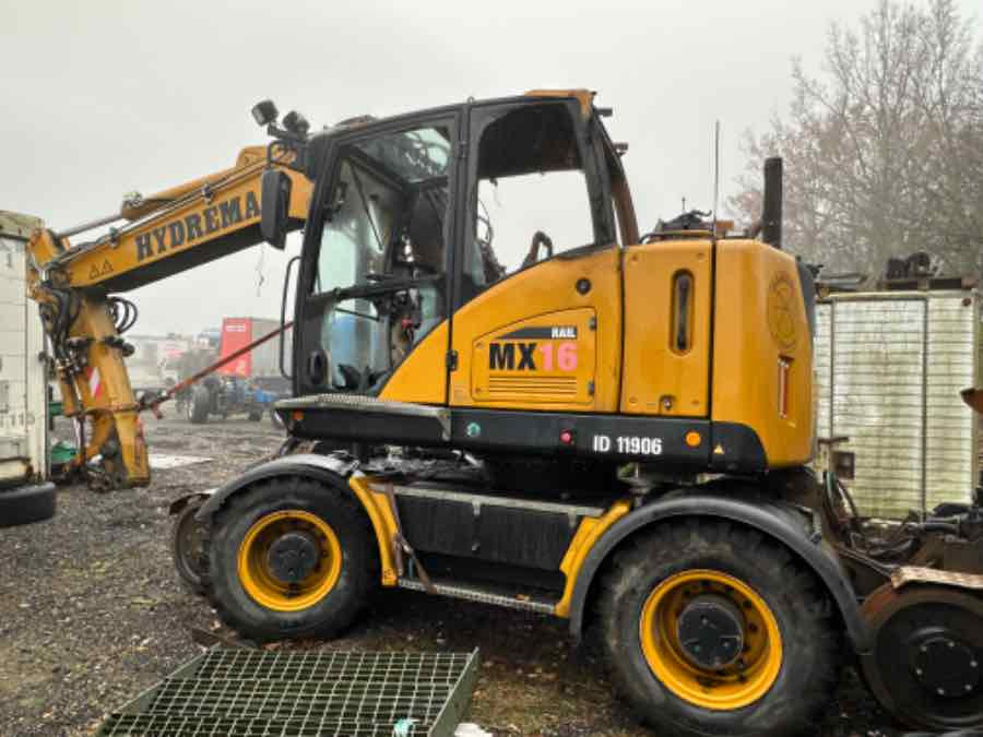 HYDREMA CONSTRUCTION EXCAVATOR MX16 RAIL - Escavadeira de rodas: foto 2 HYDREMA CONSTRUCTION EXCAVATOR MX16 RAIL - Escavadeira de rodas: foto 2