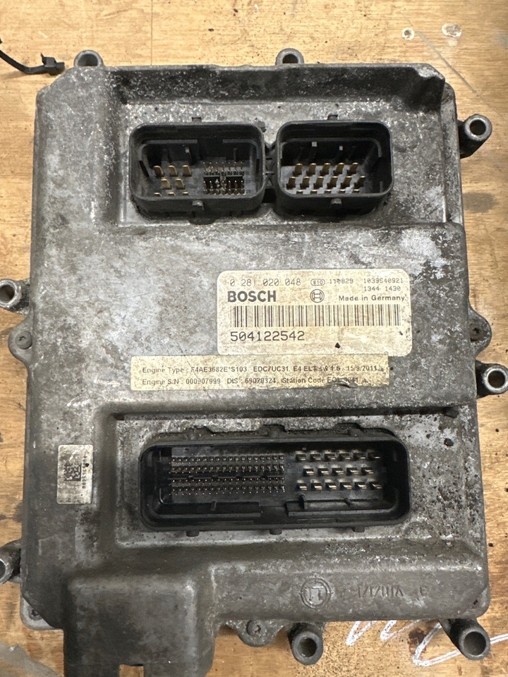 IVECO ENGINE ECU 504122542 - Sistema elétrico para Camião: foto 1 IVECO ENGINE ECU 504122542 - Sistema elétrico para Camião: foto 1