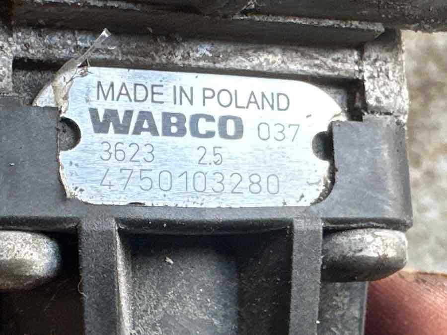 MAN 2,5 BAR VALVE 81.52101-6294 - Válvula de freio para Camião: foto 3 MAN 2,5 BAR VALVE 81.52101-6294 - Válvula de freio para Camião: foto 3