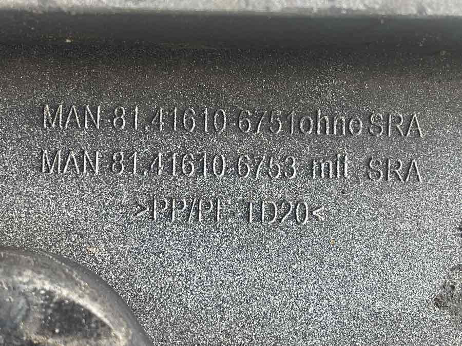 MAN BUMPER CORNER 81.41610-6751 - Carroceria e exterior para Camião: foto 2 MAN BUMPER CORNER 81.41610-6751 - Carroceria e exterior para Camião: foto 2