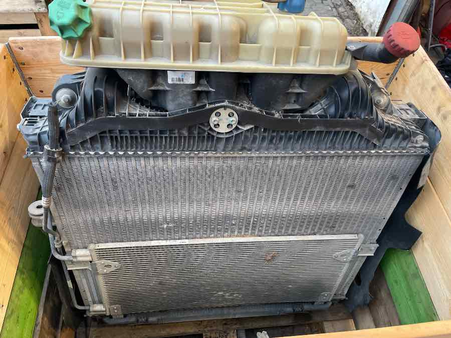 MAN COMPLETE COOLER 81.06100-6657 - Sistema de arrefecimento para Camião: foto 2 MAN COMPLETE COOLER 81.06100-6657 - Sistema de arrefecimento para Camião: foto 2